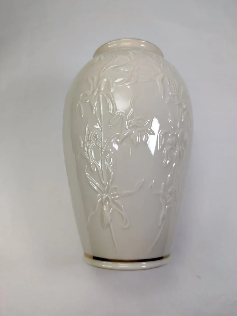 Lenox Masterpiece Collection Embossed Spider Lily Vase Gold Trim 7